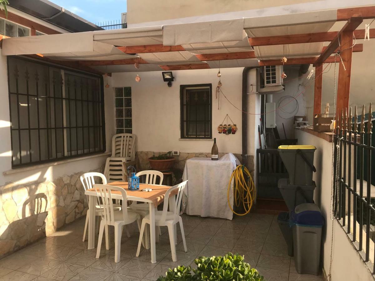 Nido D'Amore A Terracina Exterior photo