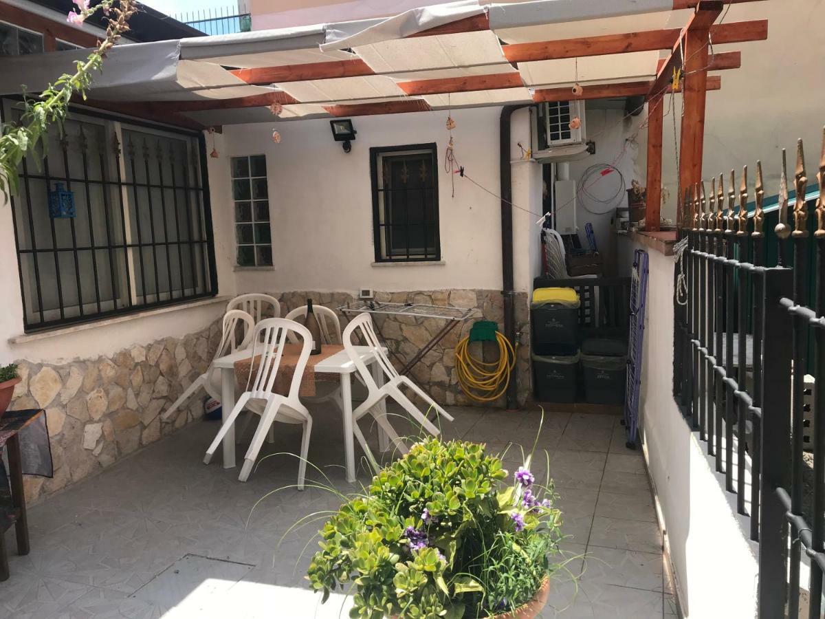Nido D'Amore A Terracina Exterior photo